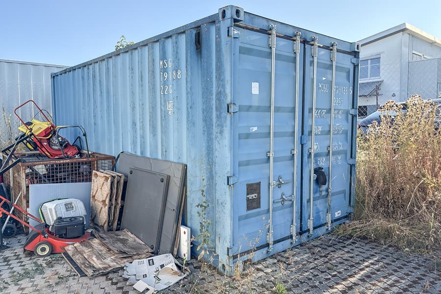 Container 1CC-20NT14G(B), verschlossen